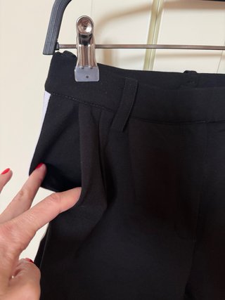 Shorts negros Mangata con rayas laterales
