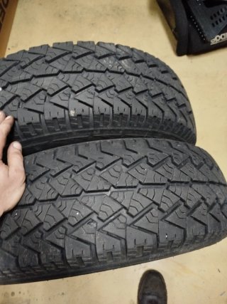 Neumáticos  225/75/15 Austone Athena