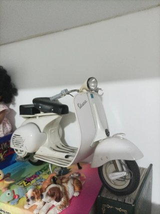 Moto Vespa Metálica Blanca