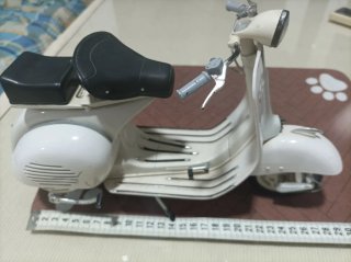 Moto Vespa Metálica Blanca
