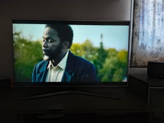 Televisión Samsung 49" UHD HDR TV Serie MU6445.