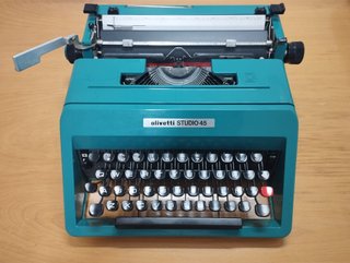Máquina de escribir Olivetti STUDIO 45