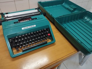 Máquina de escribir Olivetti STUDIO 45