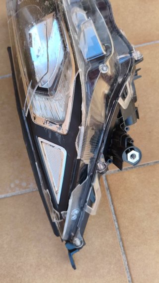 Faro Delantero Derecho Toyota RAV4 2021