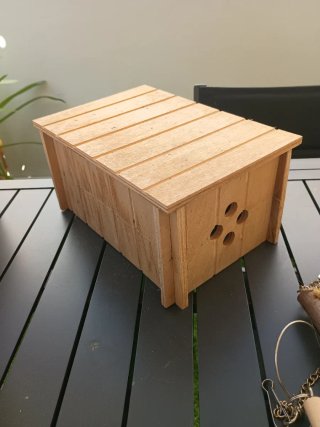 Caseta para roedores de madera
