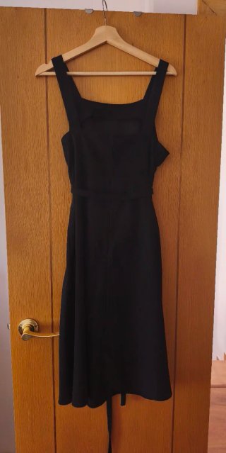 Vestido Peto Midi Negro