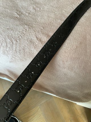 Cintura Gucci nera con logo GG