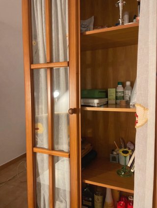 Mueble vitrina provenzal madera y cristal
