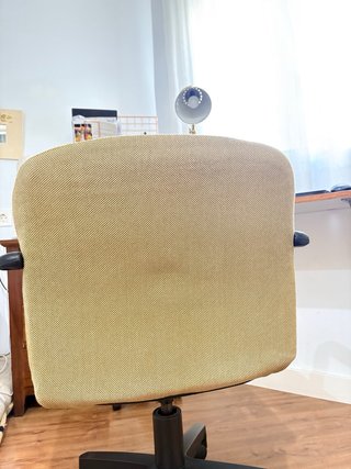 Silla de escritorio con ruedas beige