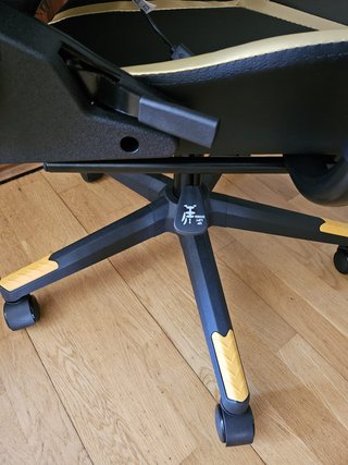 Silla gaming NUEVA con reposapiés y masajeador