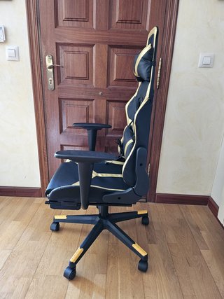 Silla gaming NUEVA con reposapiés y masajeador