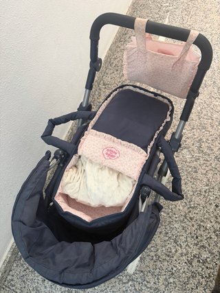 Cochecito de muñeca