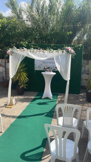 Alfombra verde para eventos