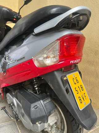 Peugeot V-Clic Scooter Rojo/Plata