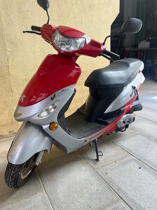 Peugeot V-Clic Scooter Rojo/Plata