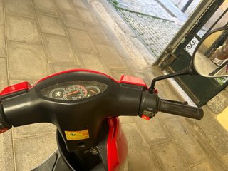 Peugeot V-Clic Scooter Rojo/Plata