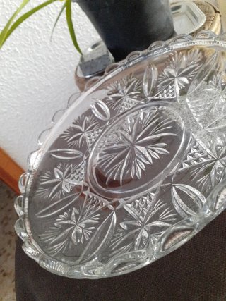 Plato cristal tallado antiguo. 24 cm. Diámetro