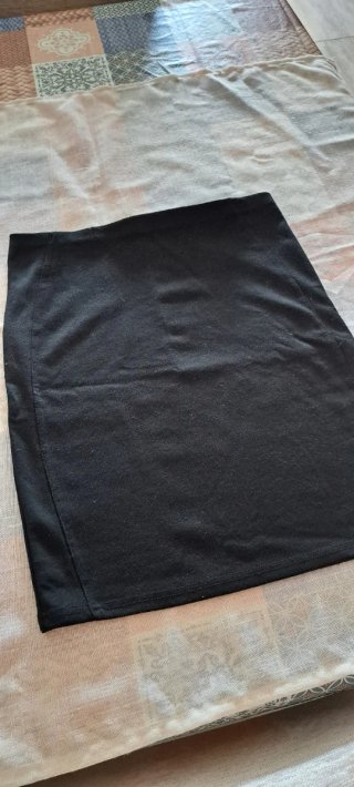 Falda negra básica talla L Stradivarius ropa chica