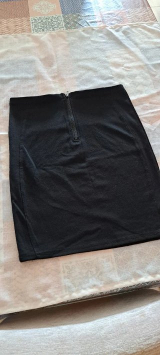 Falda negra básica talla L Stradivarius ropa chica