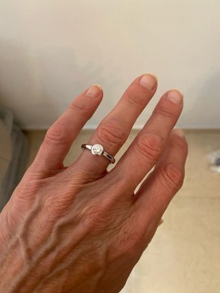 Anillo oro blanco con 3 brillantes