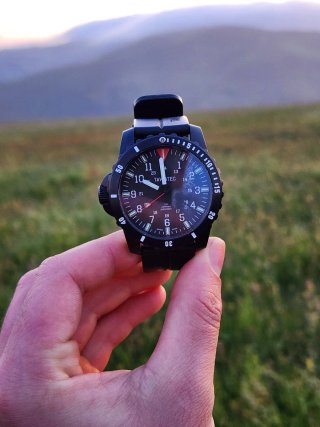 Reloj swiss made Militar Titanio Negro PVD 300m