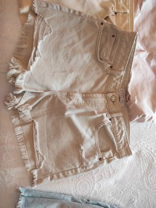 Shorts vaqueros deshilachados talla 40