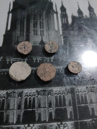 Lote de 5 monedas antiguas sin limpiar