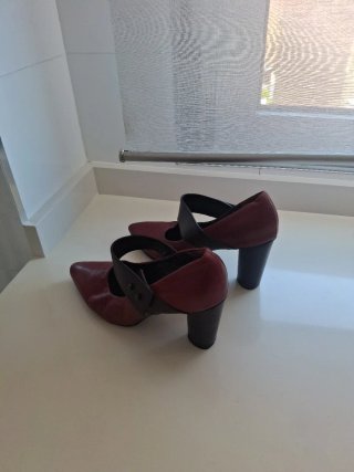 Zapatos Bimba & Lola piel granate y marrón