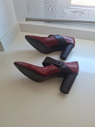 Zapatos Bimba & Lola piel granate y marrón