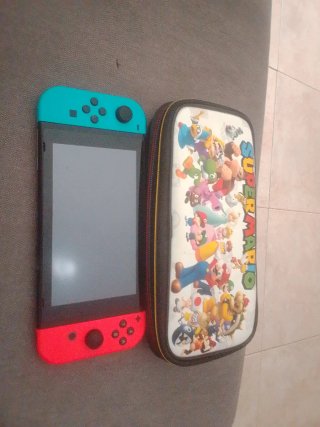Nintendo Switch Azul y Rojo (No enciende)