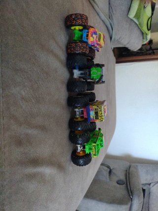Camión Transportador Hot Wheels Monster Trucks Bon