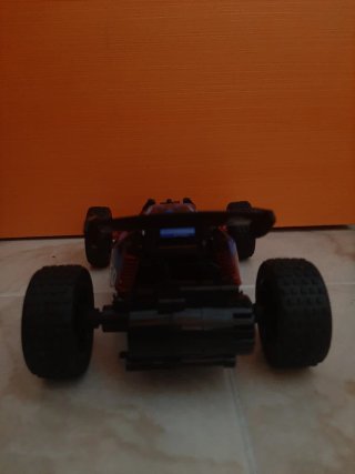 Coche teledirigido todoterreno azul