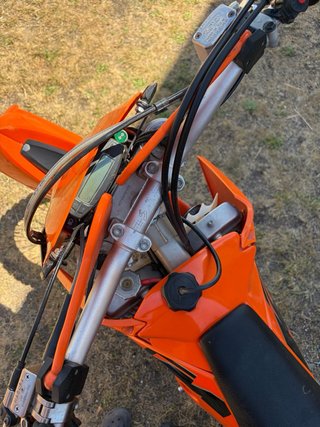 KTM EXC 400 (2005) – Muy cuidada + Regalos