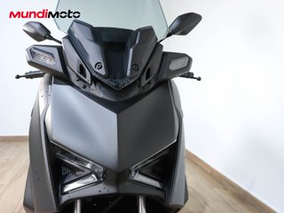 YAMAHA X-MAX 300