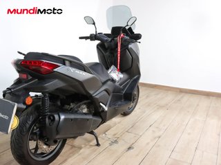 YAMAHA X-MAX 300
