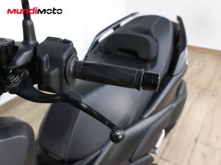 YAMAHA X-MAX 300