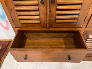 Mueble escalonado de madera