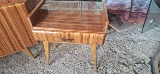 Conjunto cómoda y mesitas de noche madera