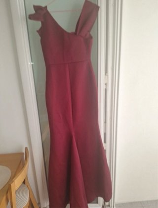 Vestido Burdeos Fiesta Hombro Descubierto