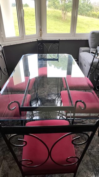 Mesa Comedor Cristal y Forja + 4 Sillas Rosa