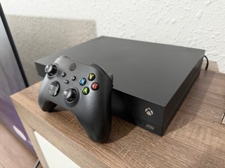 Xbox One X Negra