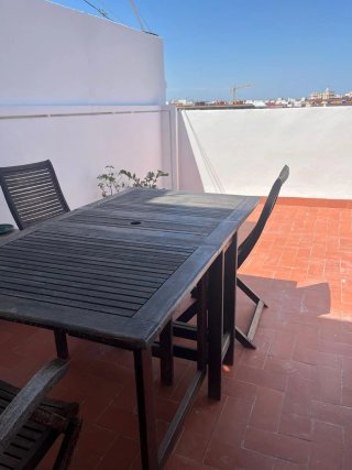 Mesa y 4 sillas