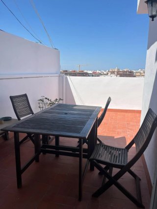 Mesa y 4 sillas