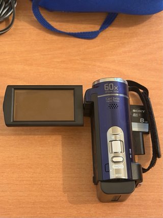 Sony Handycam DCR-SX34 con accesorios