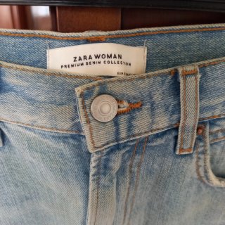 Falda vaquera Zara desgastada