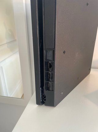 PS4 + 2 Giochi + Cavi