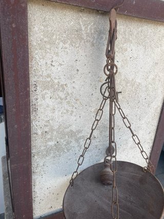 Bilancia antica in ferro battuto