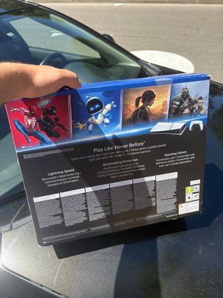 PlayStation 5 Slim Digital + 2 controller