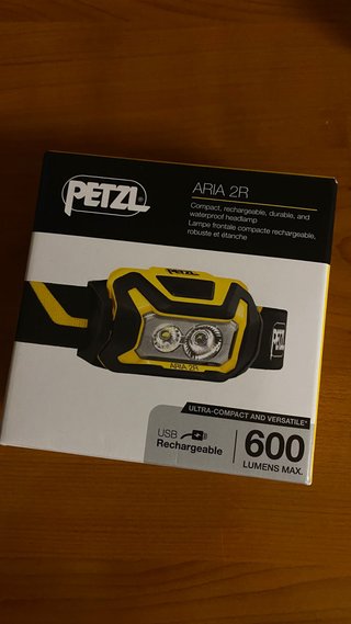 Linterna Petzl Aria 2R - 600 L USB Recargable