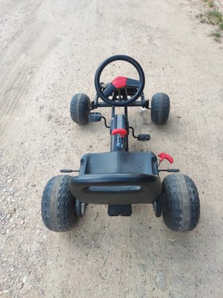 Kart a pedales negro
